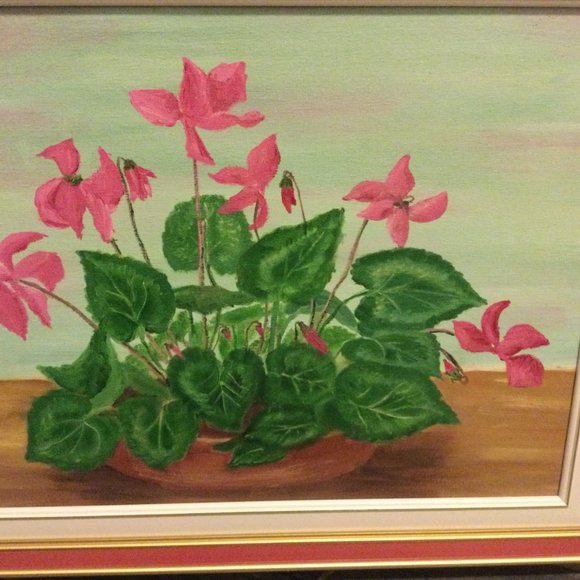 Art painting pink Cyclamen flowers wooden frame very good condition 22" x 18" - Picture 6 of 6